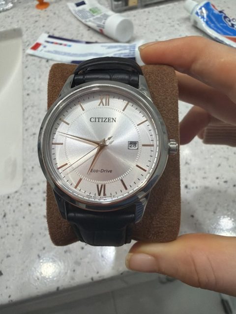Foto de Betty con su reloj