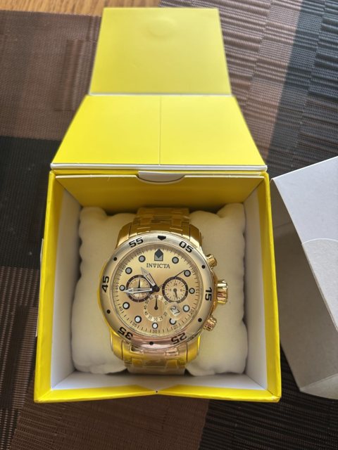 Foto de Tahimy con su reloj